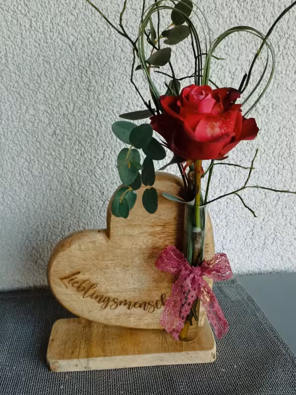 Valentinsherz mit Blume